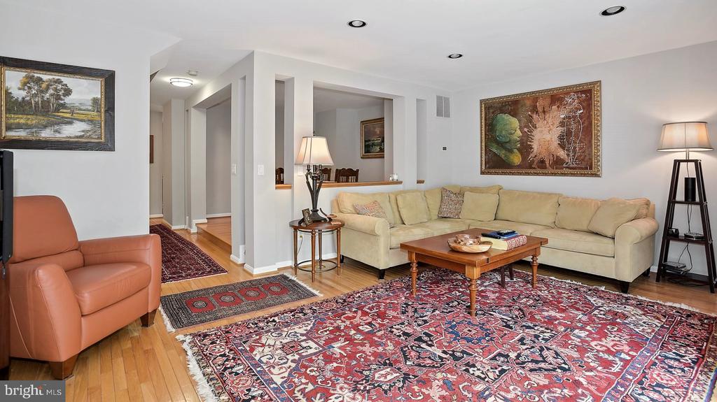 12062 EDGEMERE CIRCLE