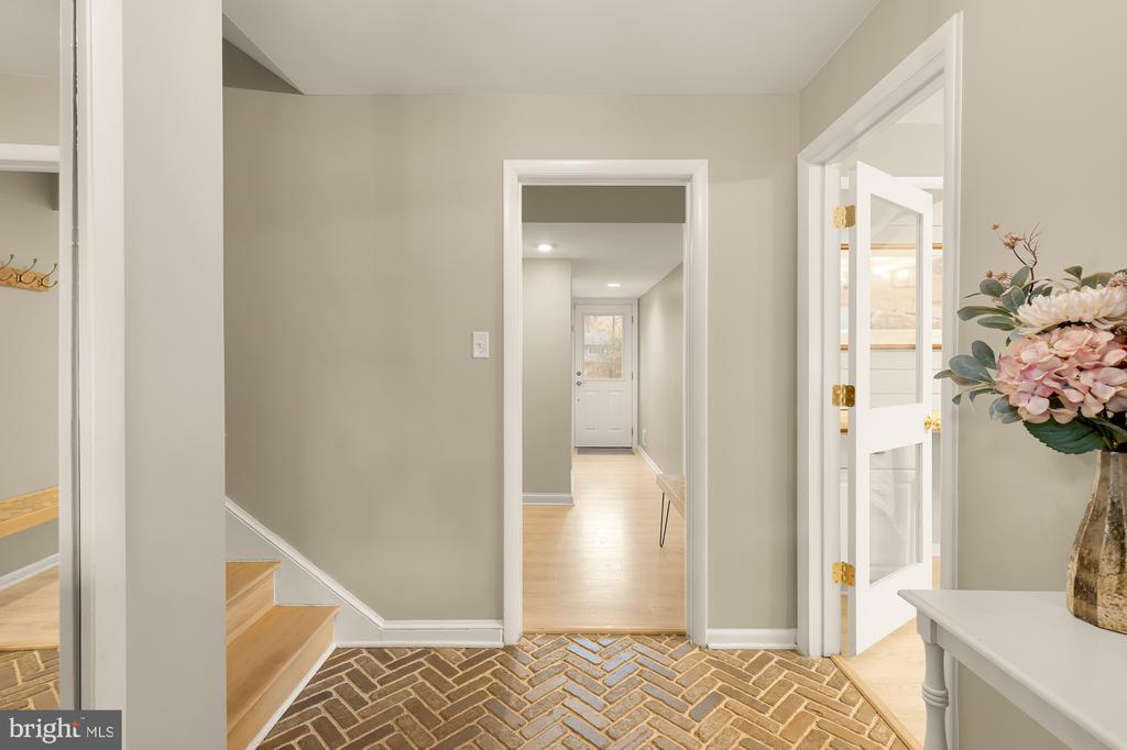 2504 FAUQUIER LANE
