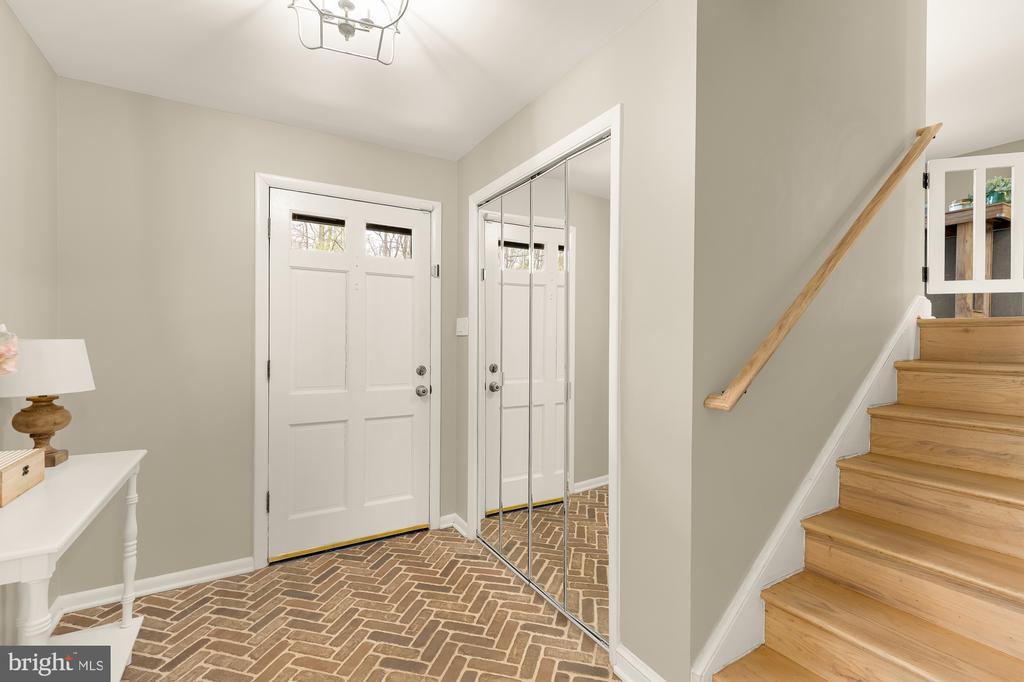 2504 FAUQUIER LANE