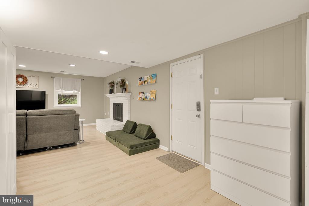 2504 FAUQUIER LANE