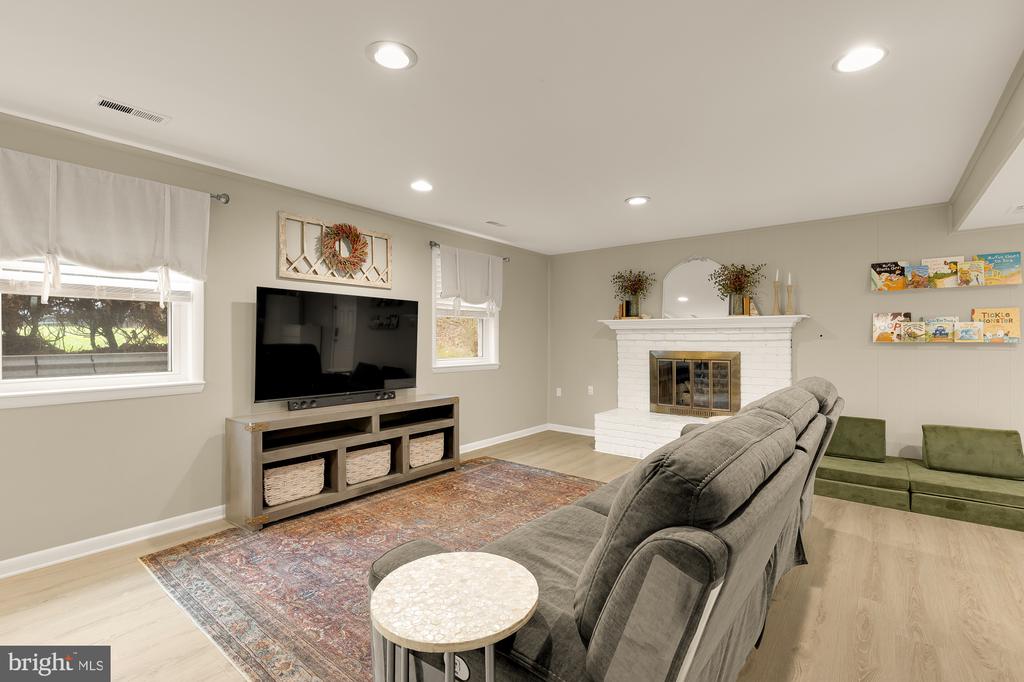 2504 FAUQUIER LANE