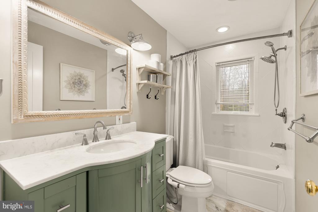 2504 FAUQUIER LANE