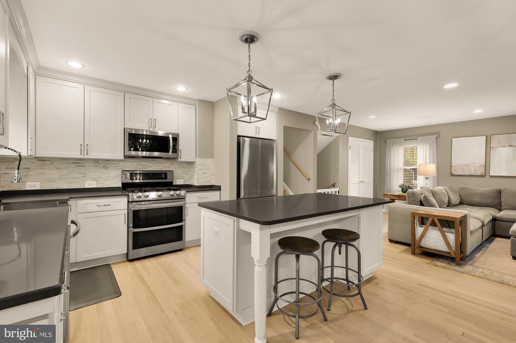 2504 FAUQUIER LANE
