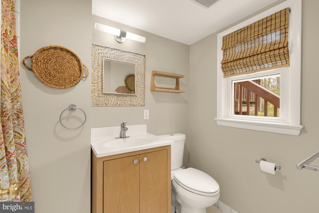 2504 FAUQUIER LANE