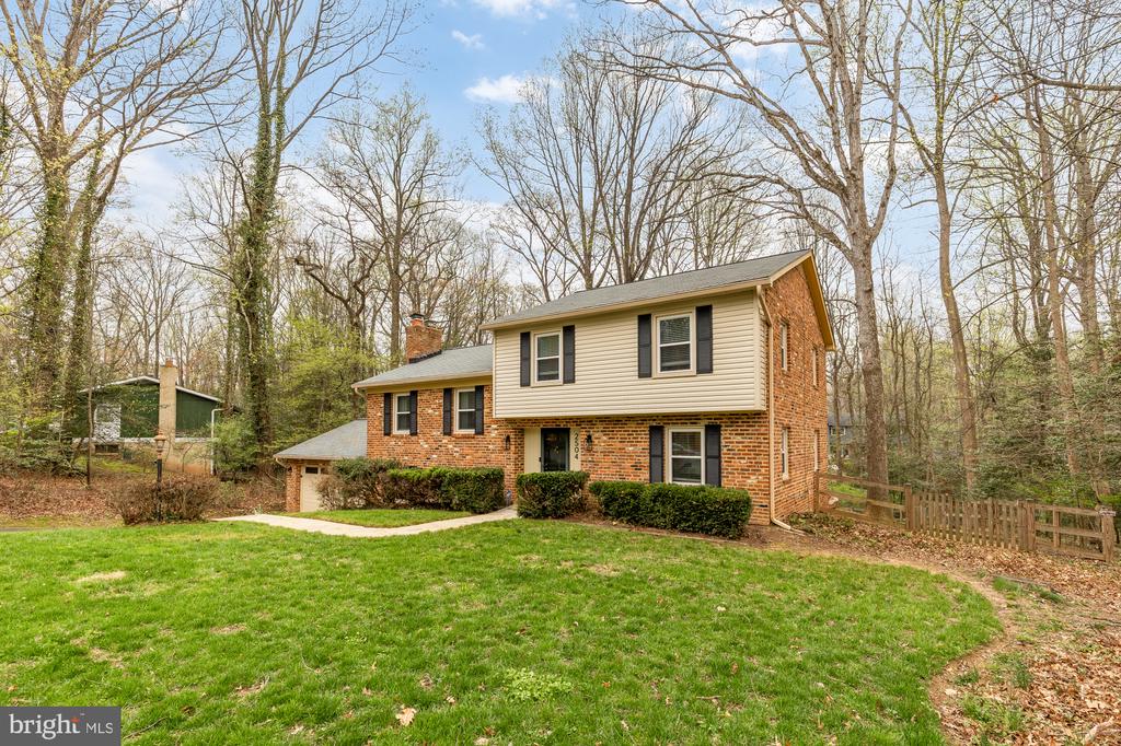 2504 FAUQUIER LANE