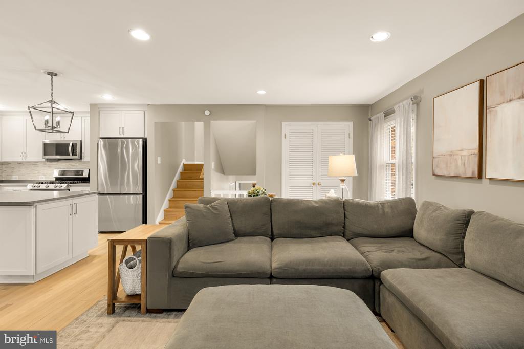 2504 FAUQUIER LANE