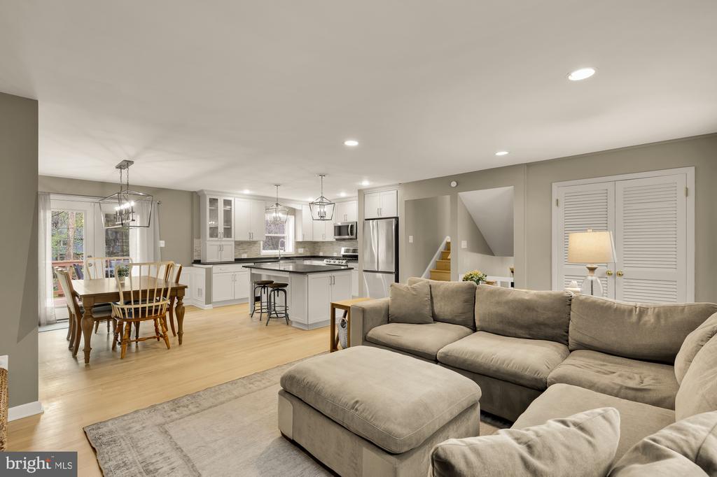 2504 FAUQUIER LANE