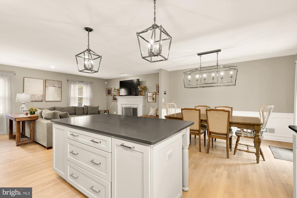 2504 FAUQUIER LANE