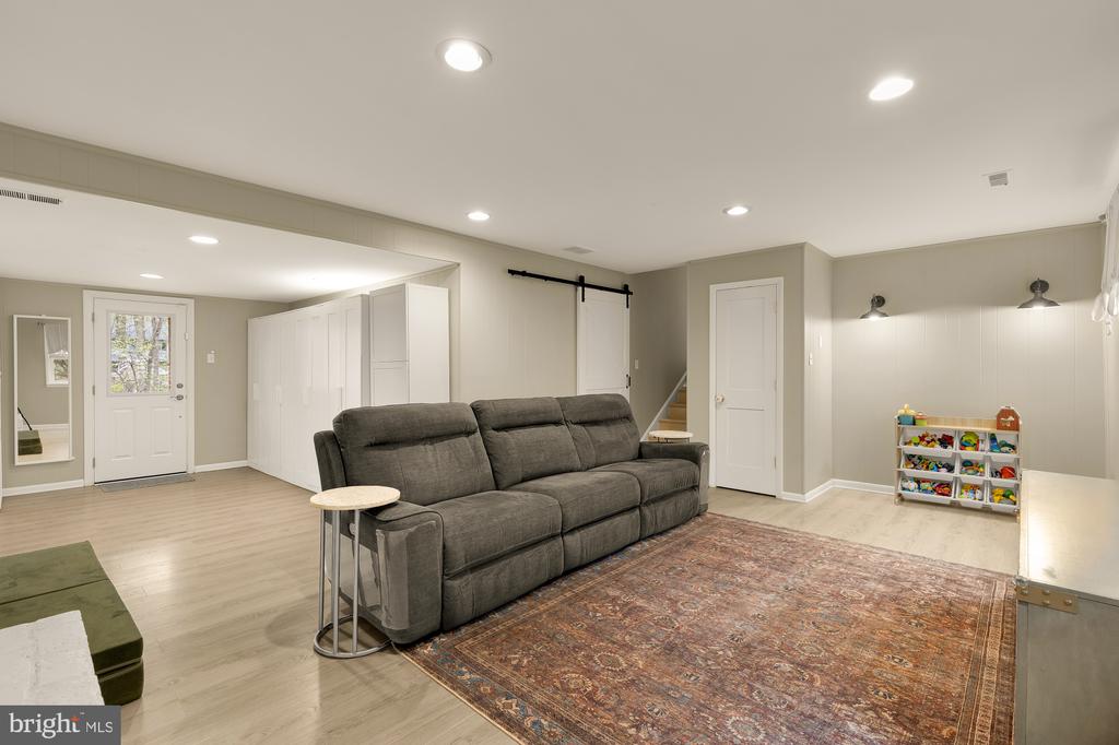 2504 FAUQUIER LANE