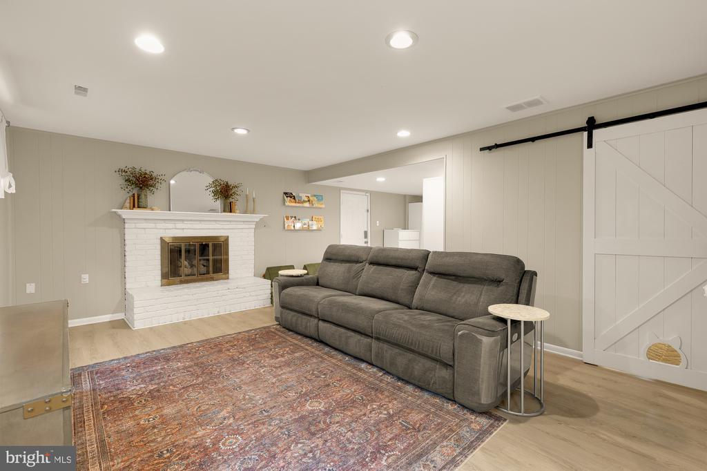 2504 FAUQUIER LANE