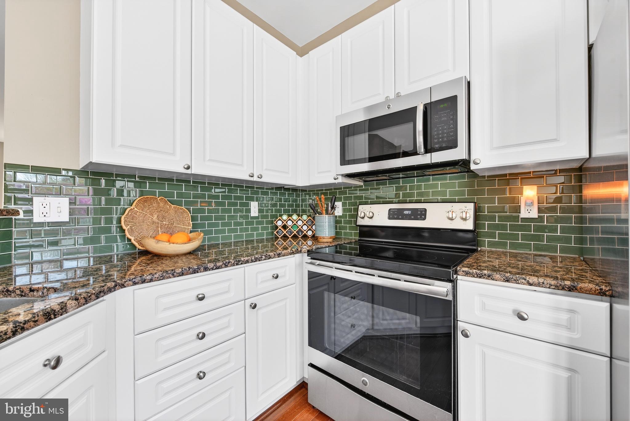 12017 EDGEMERE CIRCLE