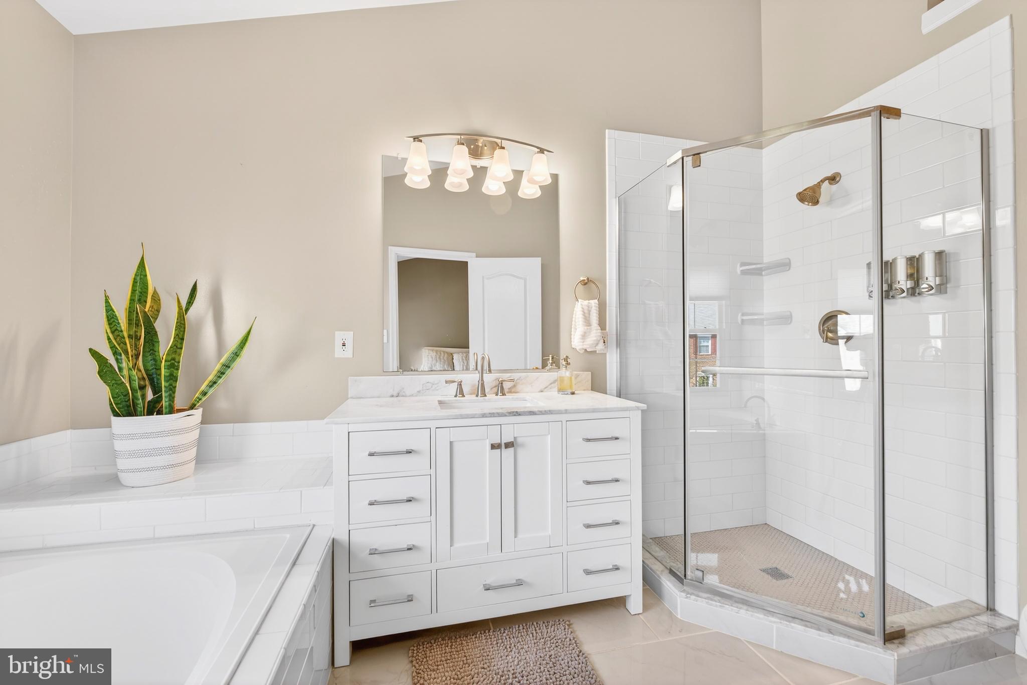 12017 EDGEMERE CIRCLE