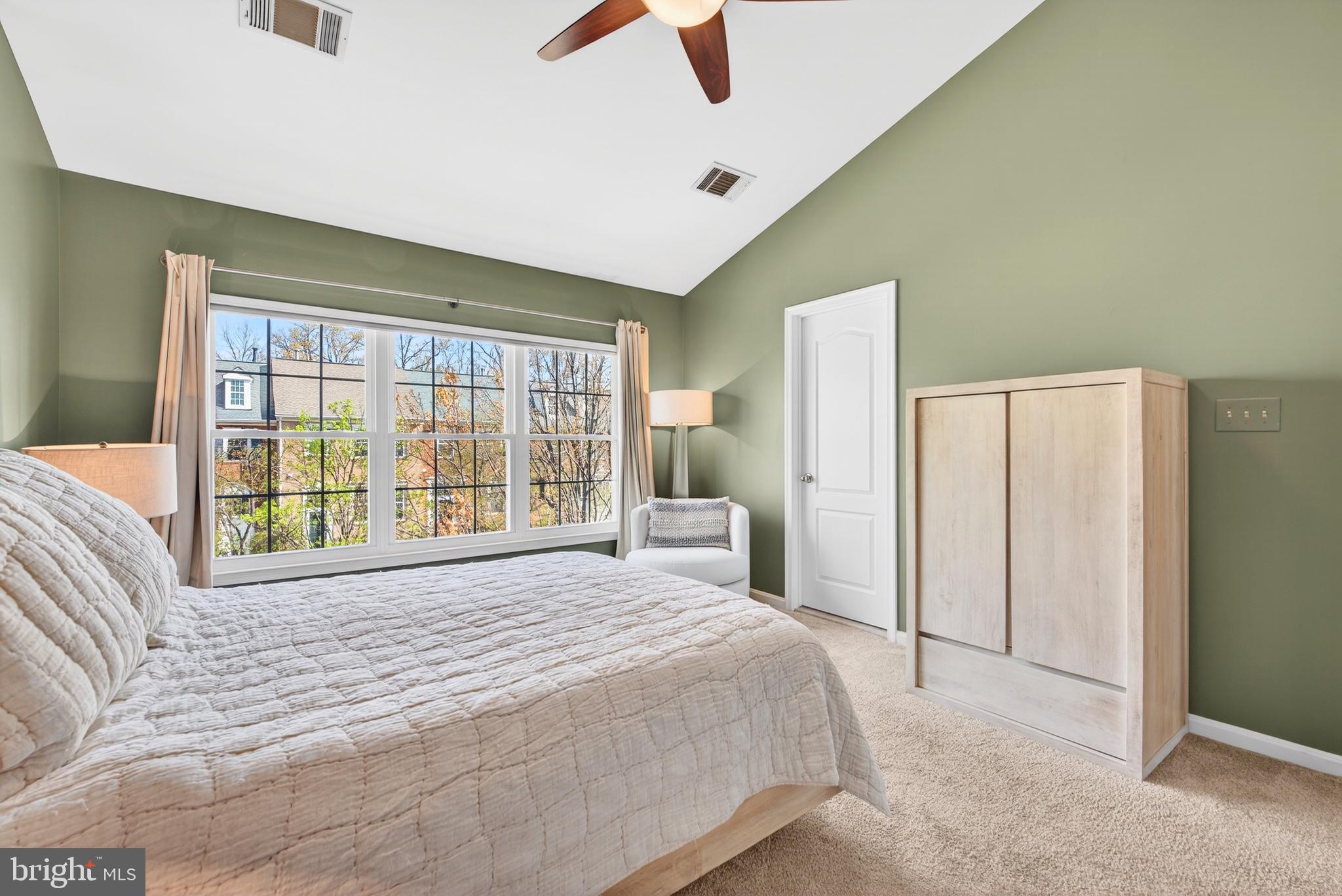 12017 EDGEMERE CIRCLE