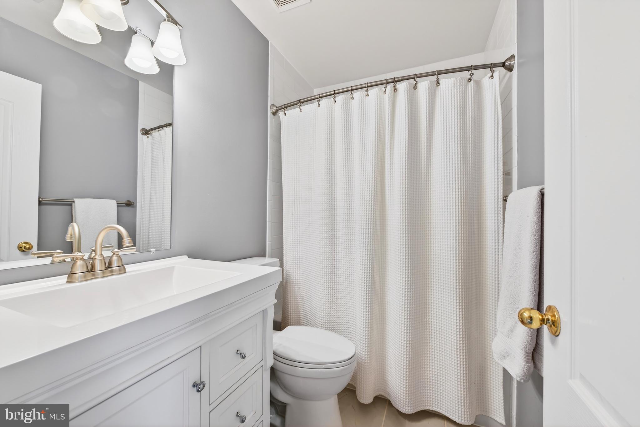 12017 EDGEMERE CIRCLE