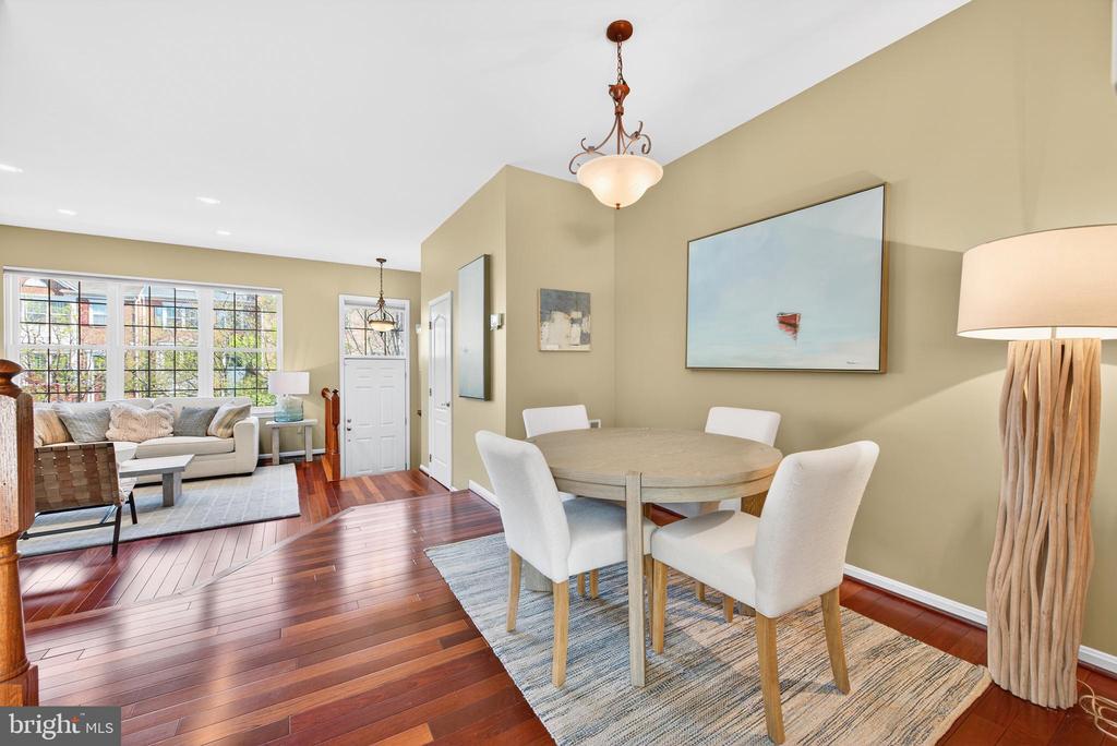 12017 EDGEMERE CIRCLE