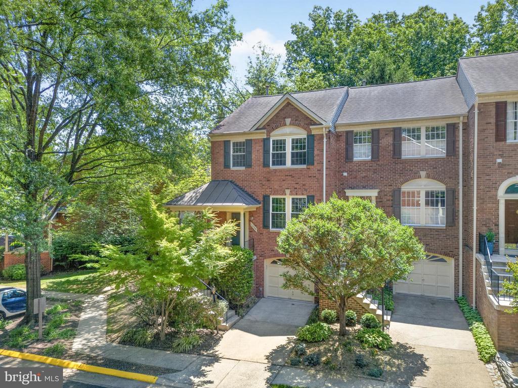 1409 PARK GARDEN LANE