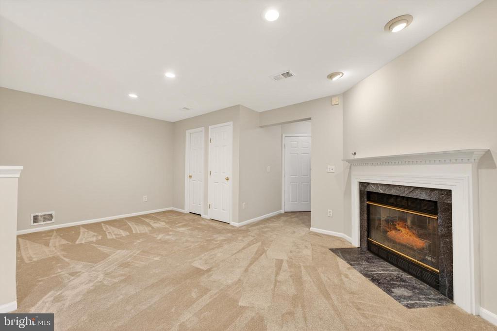1409 PARK GARDEN LANE