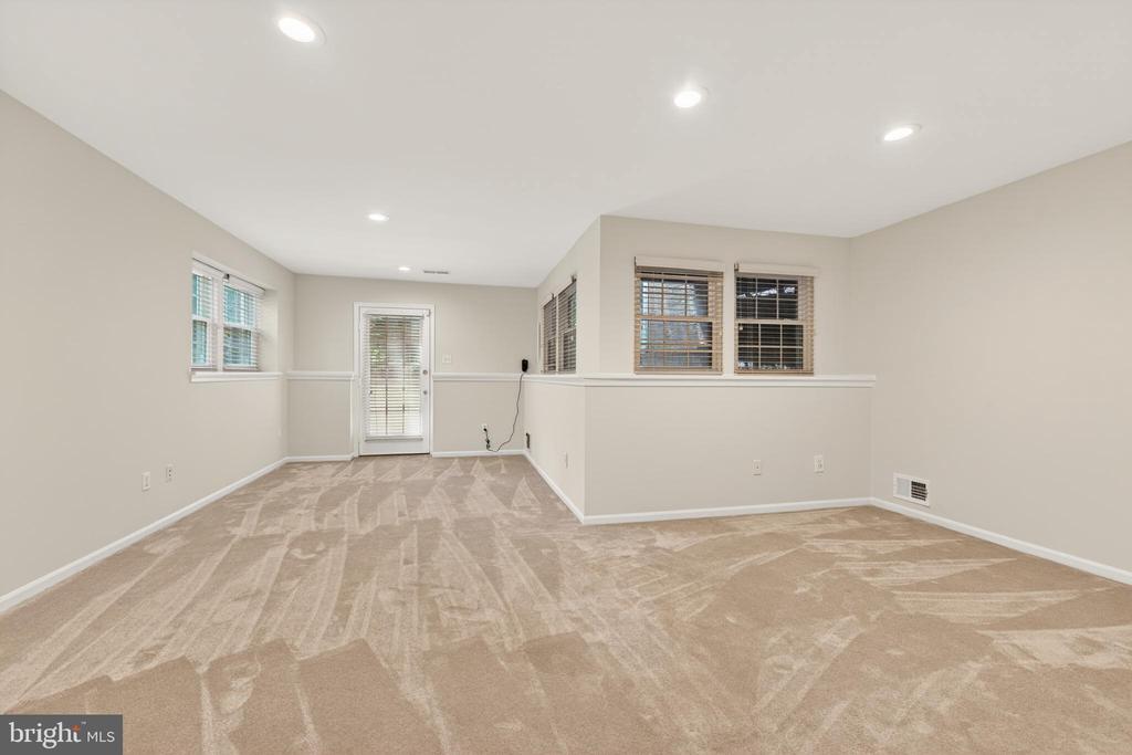1409 PARK GARDEN LANE