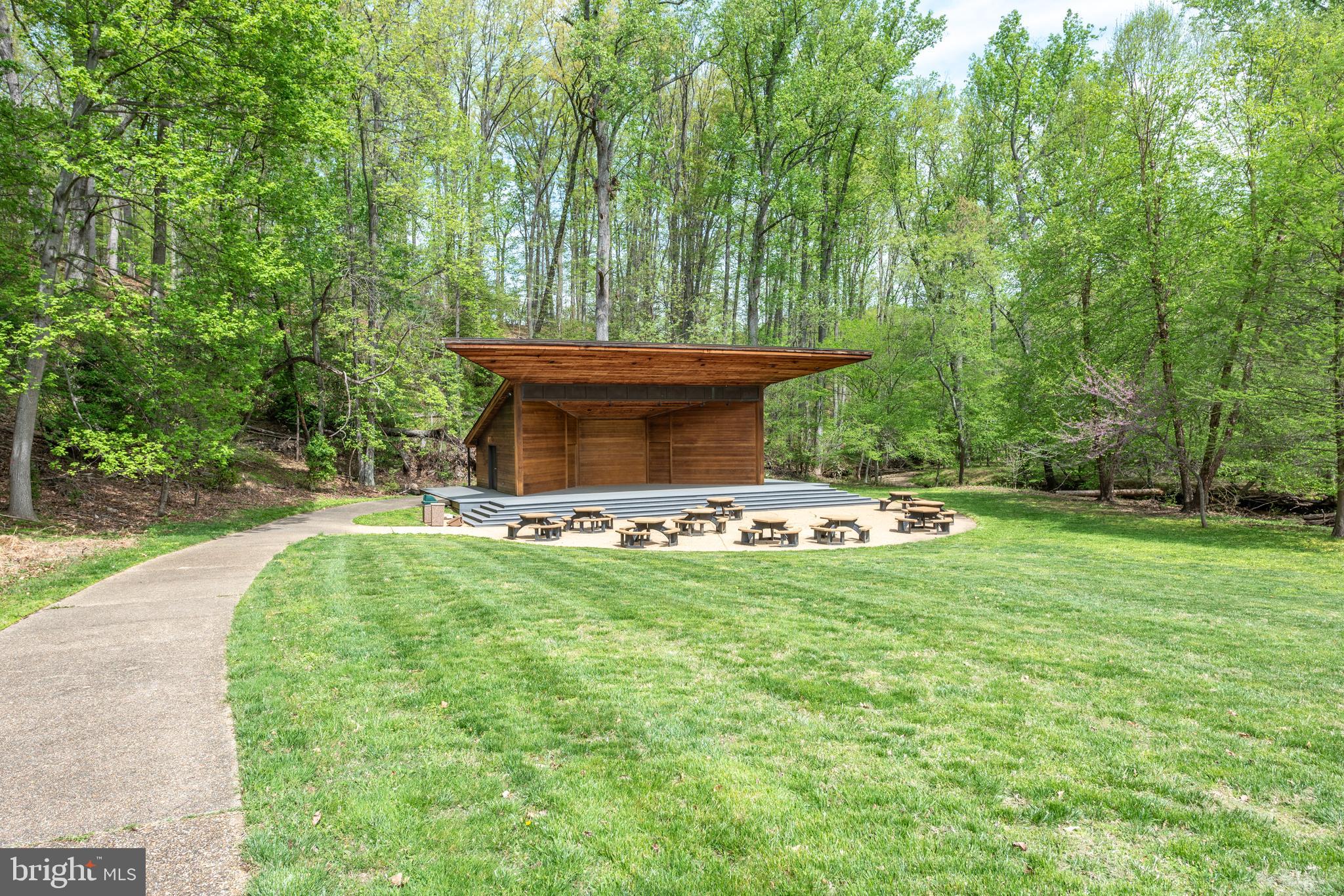 1626 MONTMORENCY DRIVE