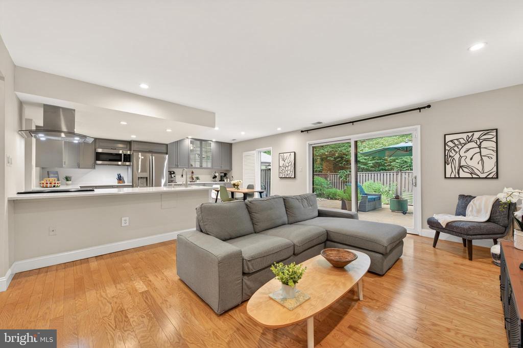 1816 IVY OAK SQUARE 47