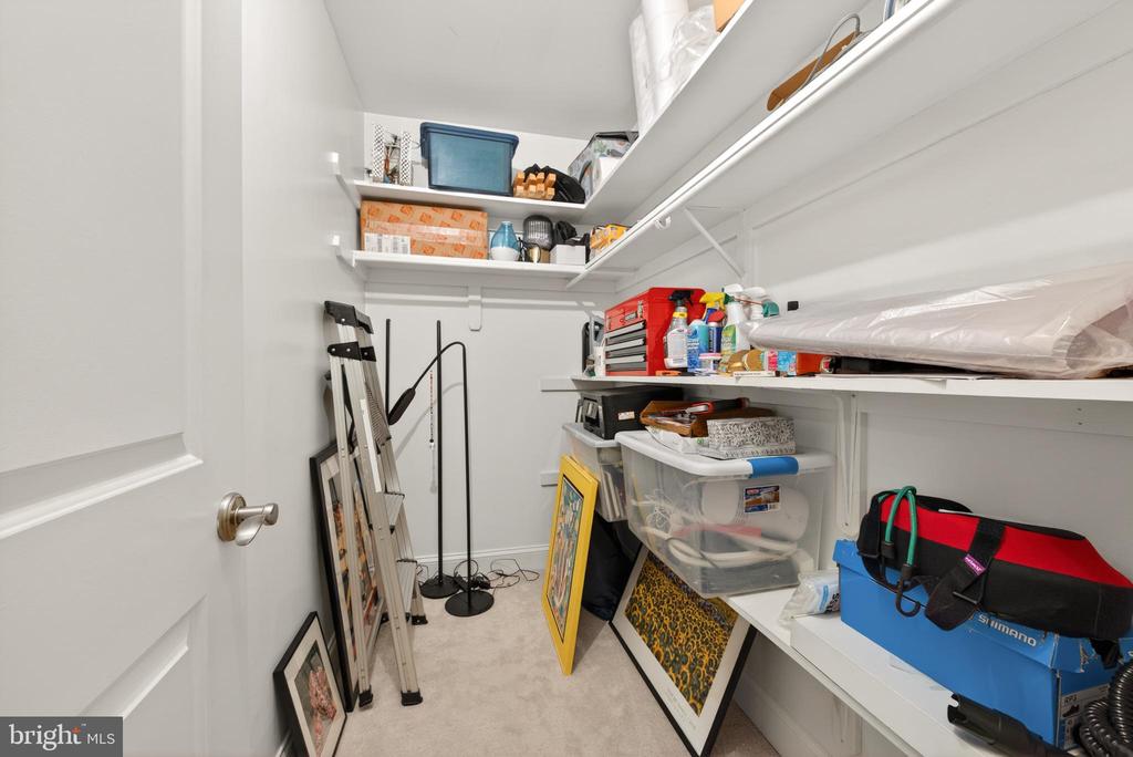 1816 IVY OAK SQUARE 47