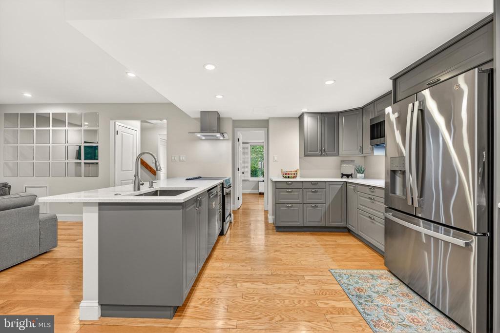 1816 IVY OAK SQUARE 47
