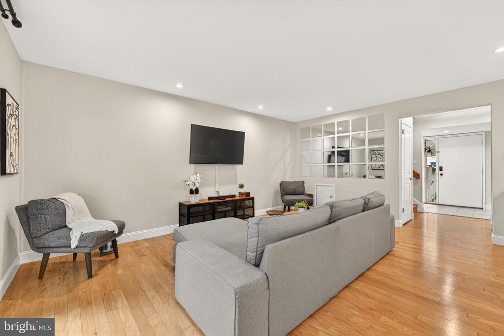1816 IVY OAK SQUARE 47