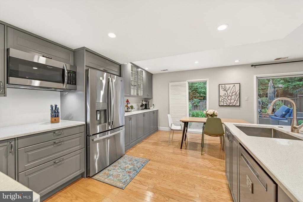 1816 IVY OAK SQUARE 47