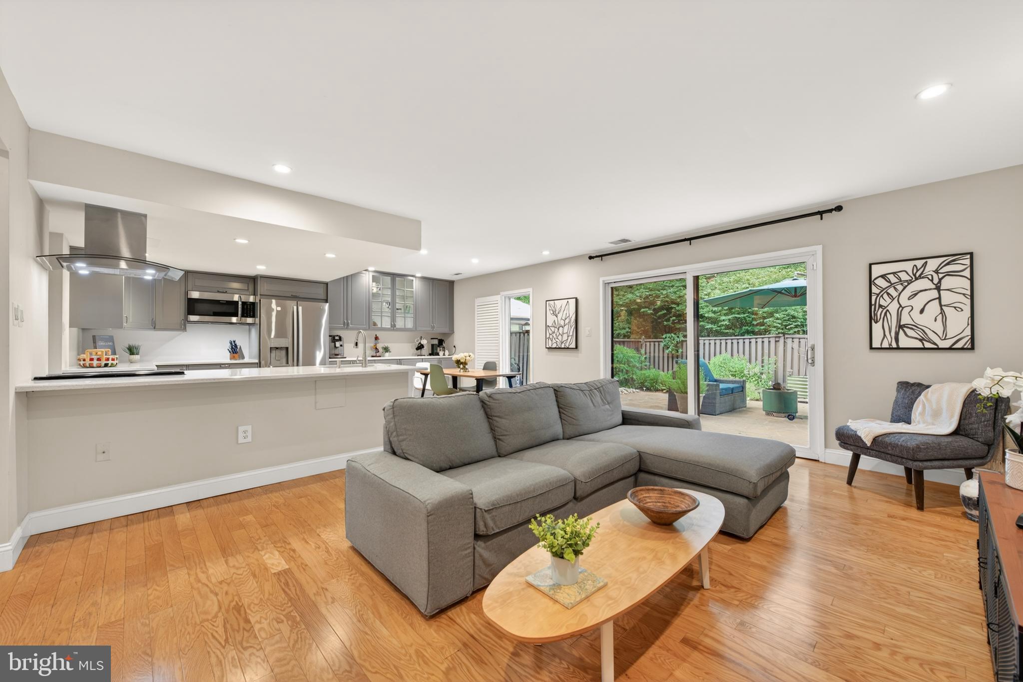 1816 IVY OAK SQUARE 47