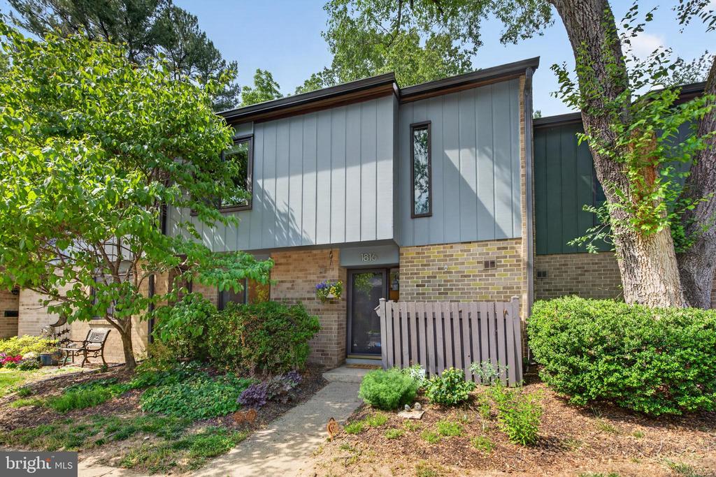 1816 IVY OAK SQUARE 47