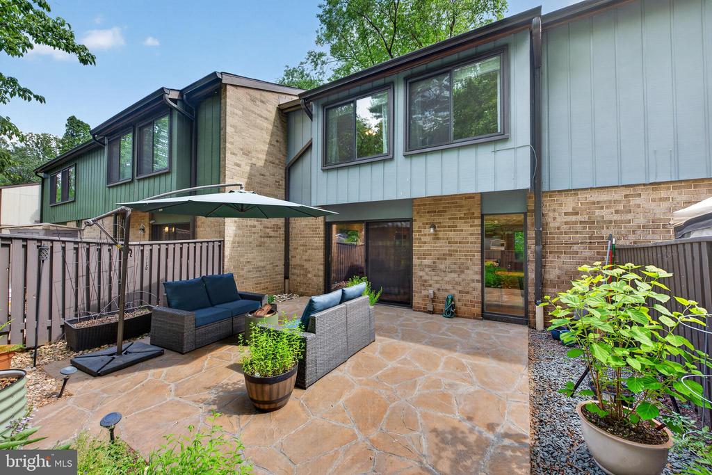 1816 IVY OAK SQUARE 47