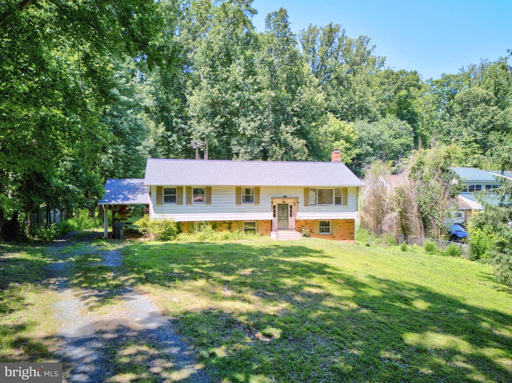 9040 WEANT DRIVE