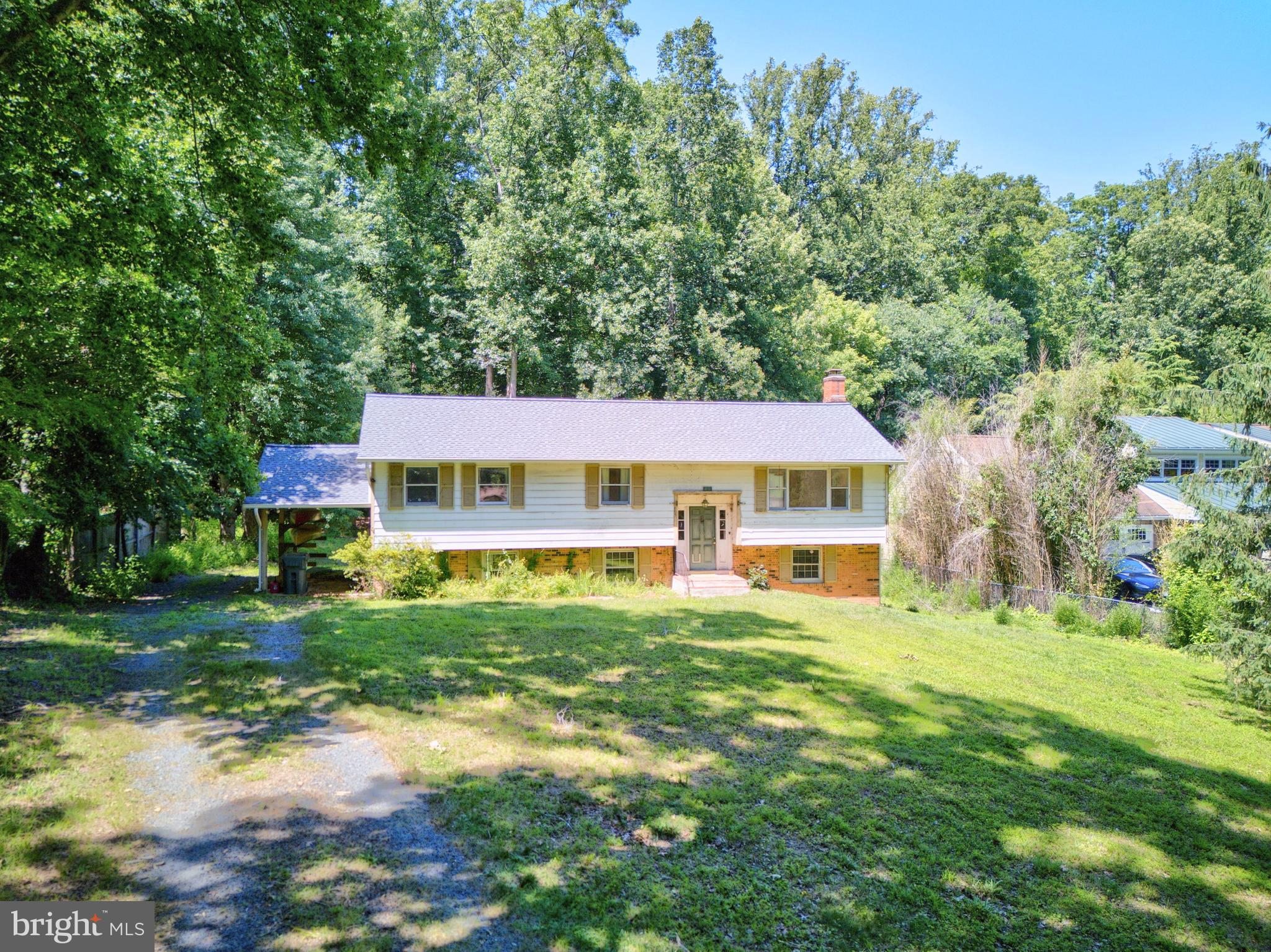 9040 WEANT DRIVE