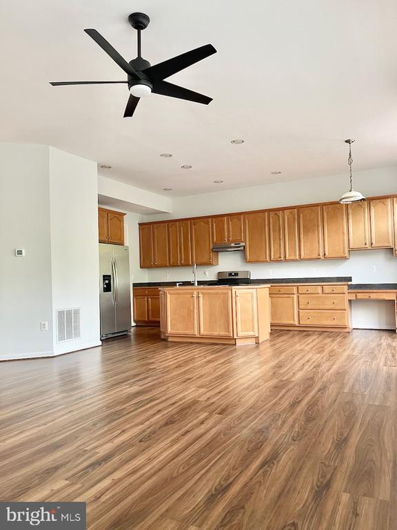 2403 CYPRESS GREEN LANE