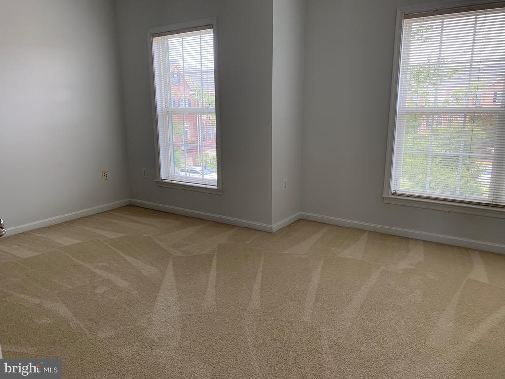 2403 CYPRESS GREEN LANE