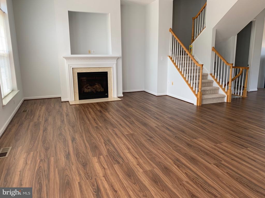 2403 CYPRESS GREEN LANE