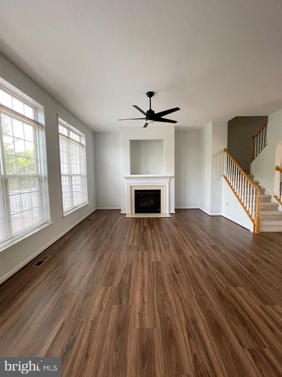 2403 CYPRESS GREEN LANE