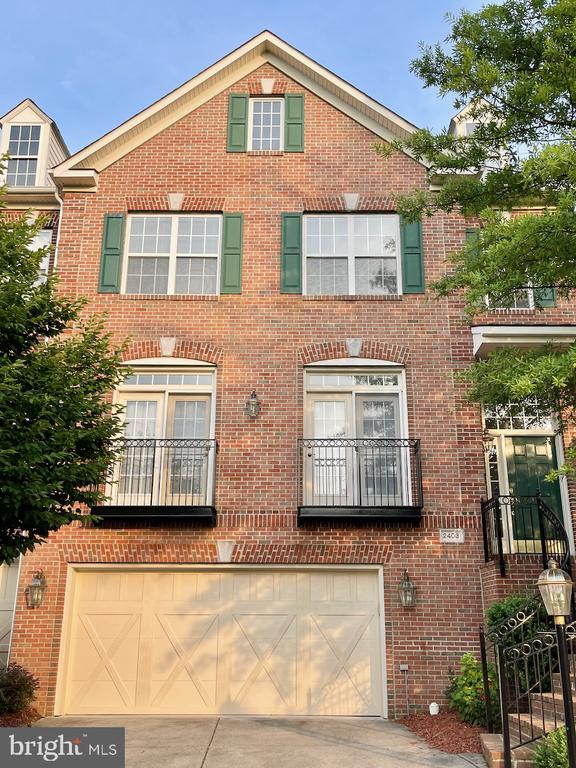 2403 CYPRESS GREEN LANE