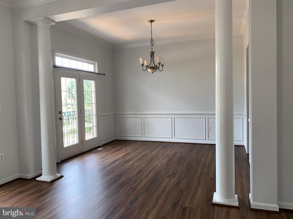 2403 CYPRESS GREEN LANE