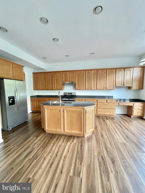 2403 CYPRESS GREEN LANE