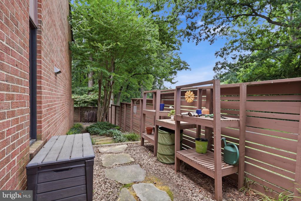 11615 HUNTERS GREEN COURT
