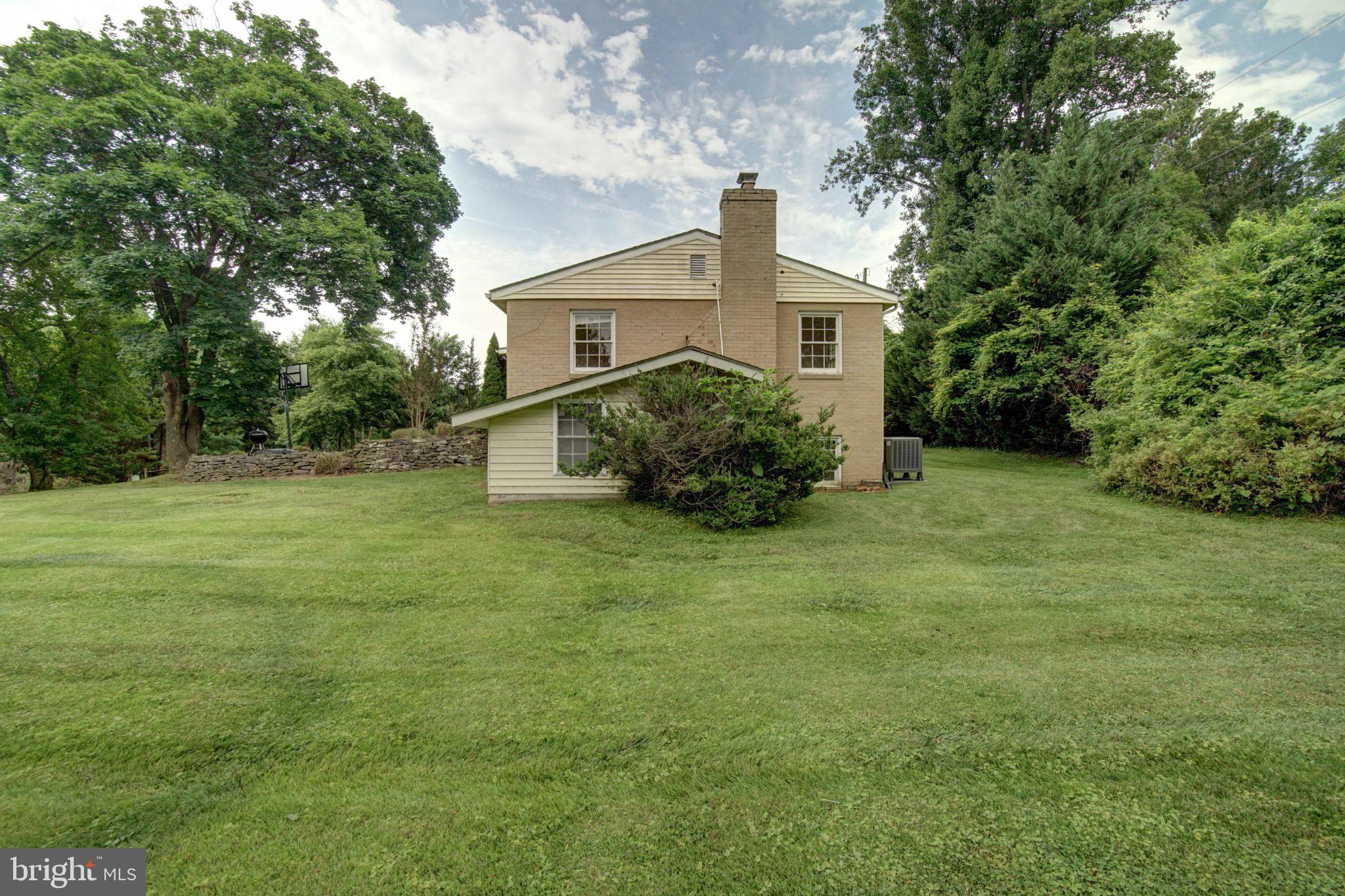 900 WALKER ROAD