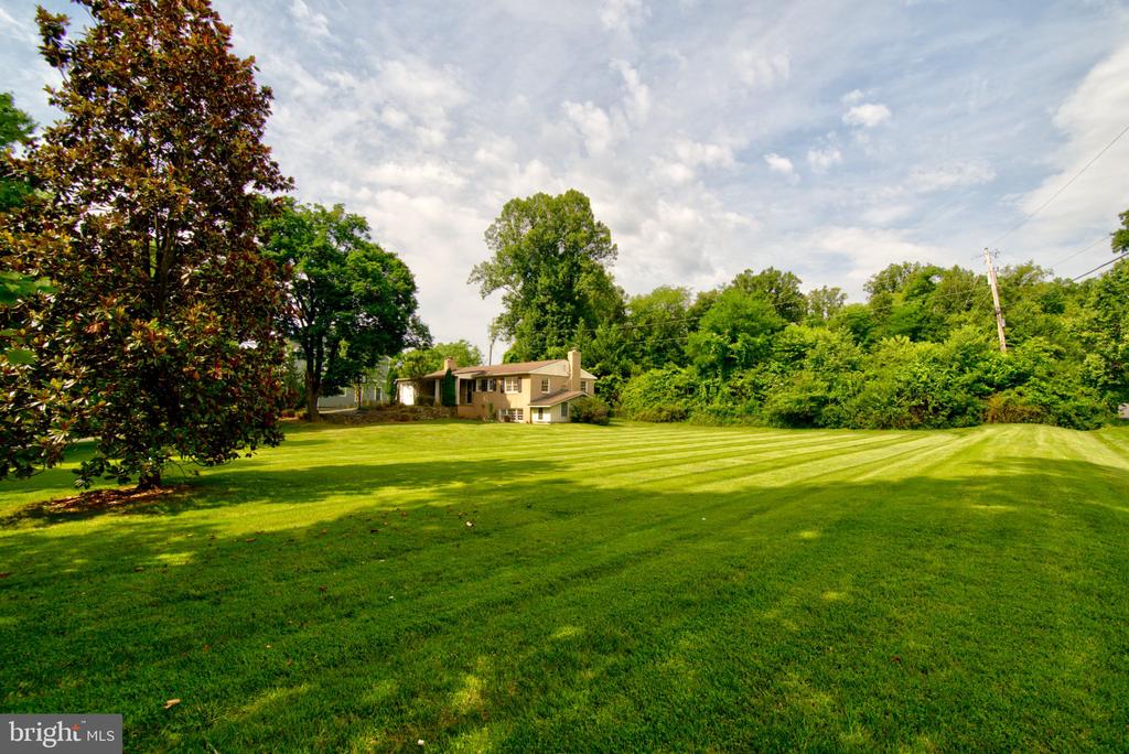 900 WALKER ROAD