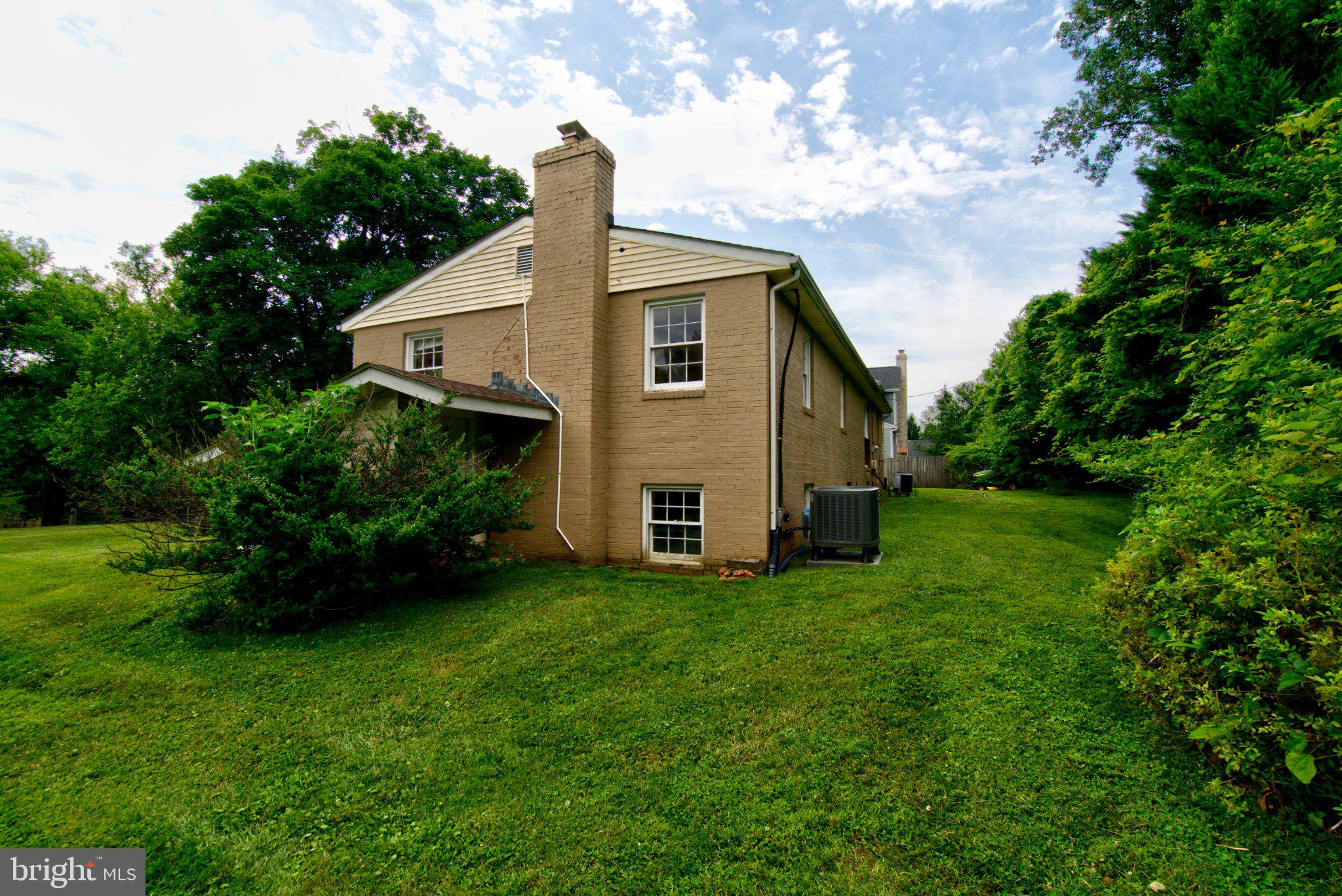 900 WALKER ROAD