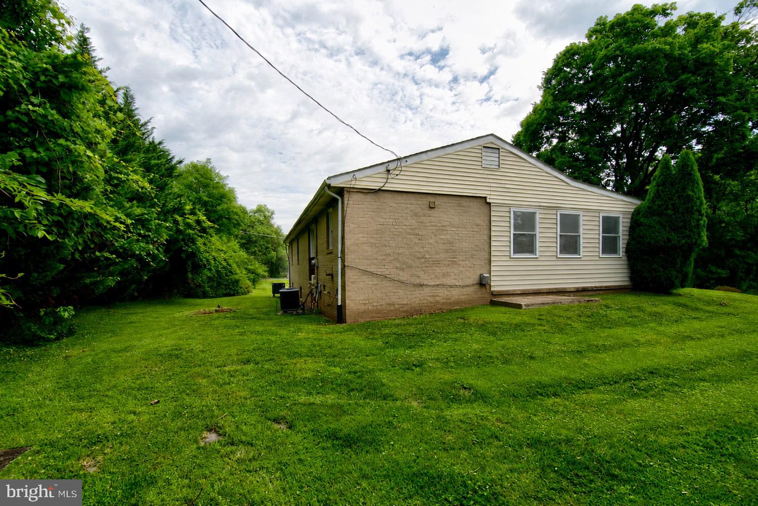 900 WALKER ROAD
