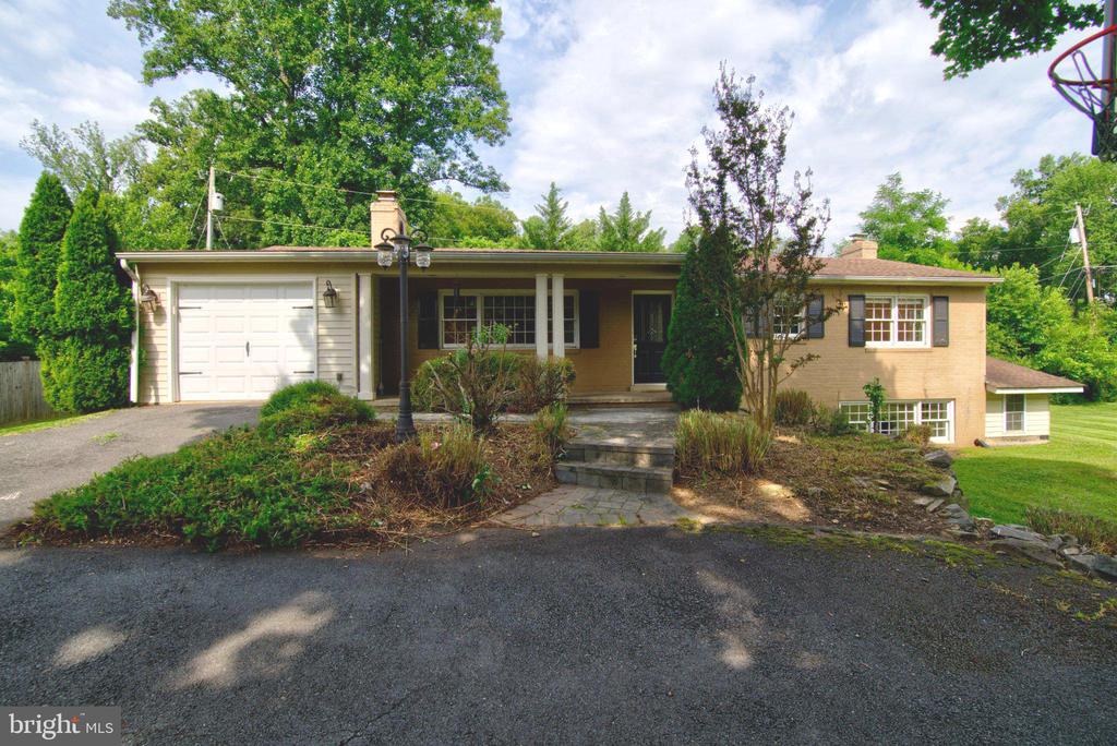 900 WALKER ROAD