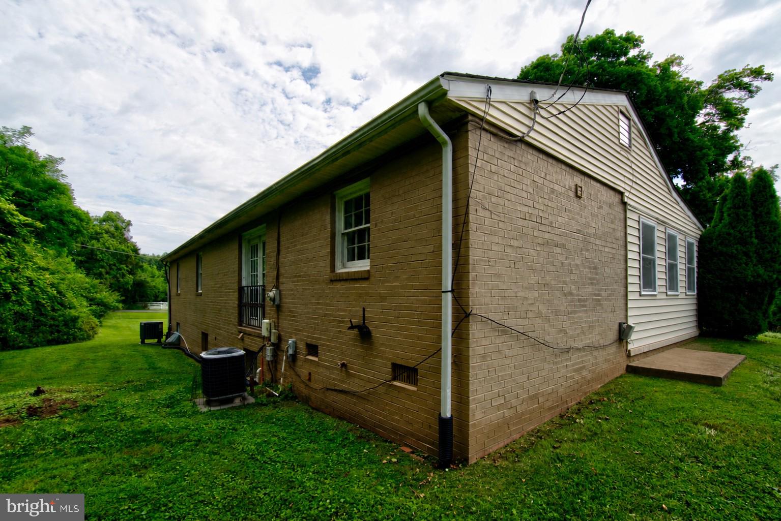 900 WALKER ROAD