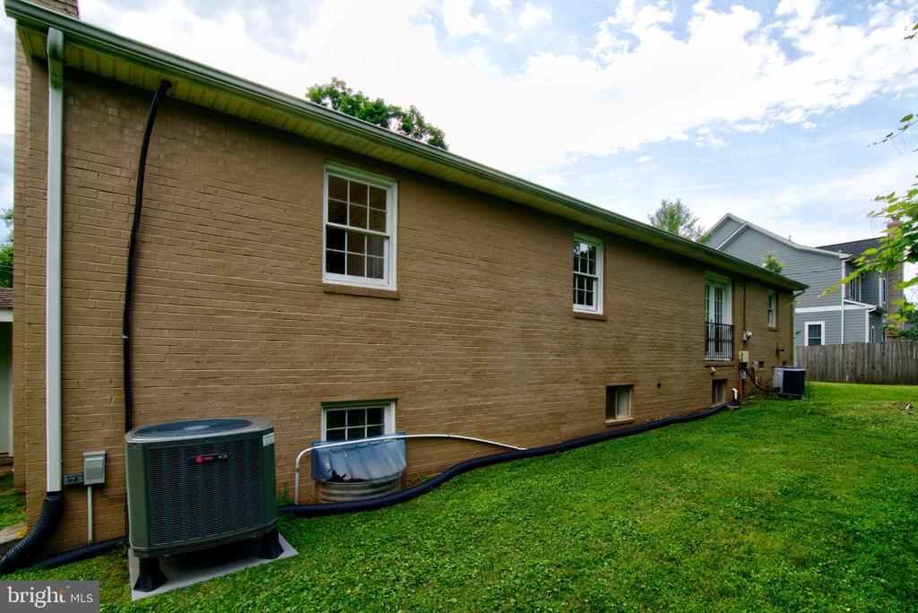900 WALKER ROAD