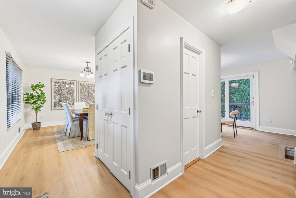 1427 GREEN RUN LANE