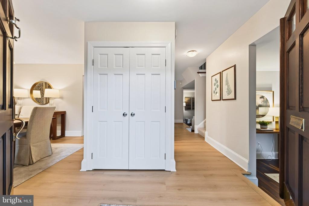 1427 GREEN RUN LANE